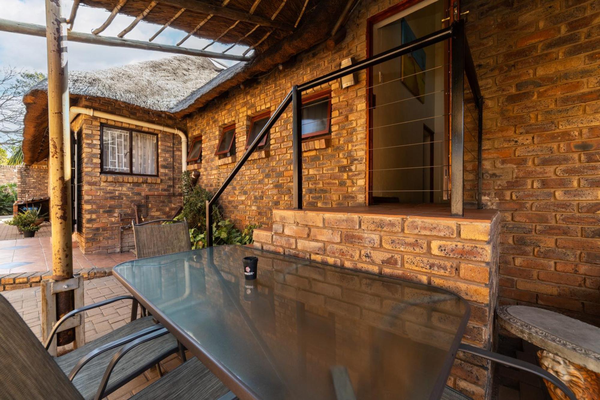 Thatch Haven Guesthouse Centurion Exterior foto